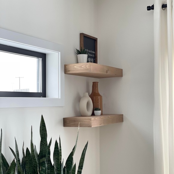 Floating shelves - Picture 2 of 3
